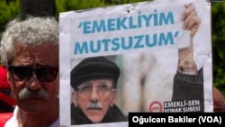 En düşük emekli aylığı 7 bin 500 liranın altında olan emekliler kök maaşlarına zam alacak. Emeklilerse en düşük emekli aylığının asgari ücret düzeyine çıkarılmasını istiyor.