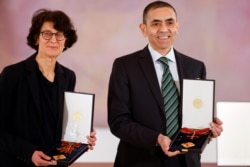 Dr. Özlem Türeci ve Prof. Dr. Uğur Şahin