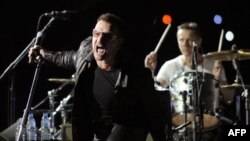 U2'dan Dev İstanbul Konseri