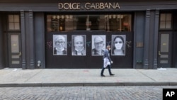 Manhattan'da Dolce & Gabbana mağazasının önü