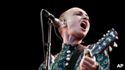 Son yıllarda ruh sağlığıyla ilgili sorunlarını kamuoyu ile paylaşan Sinead O’Connor’ın ölüm nedeni açıklanmadı.